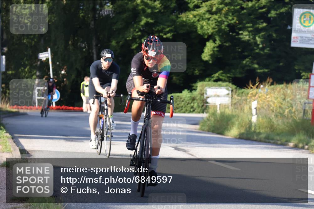 25.08.2024 - Elbe Triathlon Hamburg Fuchs,  Jonas http://msf.ph/oto/6849597 25.08.2024 09:12:22 Radfahren 182, 152, 215, 150 meine-sportfotos.de