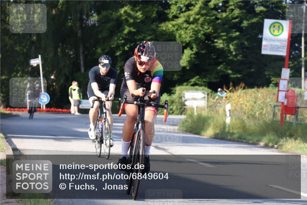 25.08.2024 - Elbe Triathlon Hamburg Fuchs,  Jonas http://msf.ph/oto/6849604 25.08.2024 09:12:22 Radfahren 182, 152, 215, 150 meine-sportfotos.de