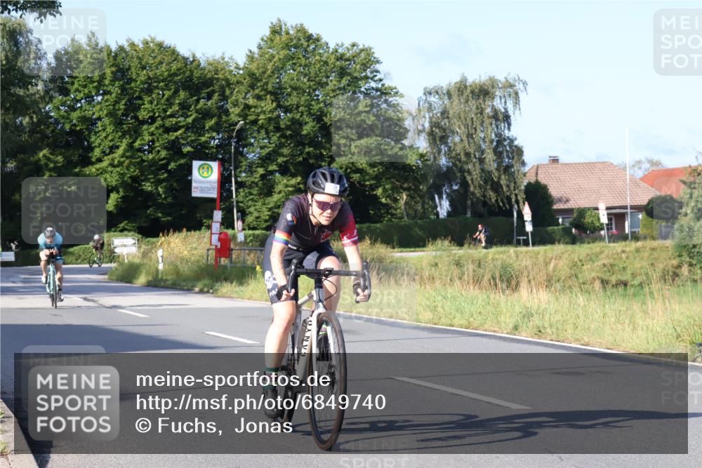 25.08.2024 - Elbe Triathlon Hamburg Fuchs,  Jonas http://msf.ph/oto/6849740 25.08.2024 09:12:29 Radfahren 152, 215, 150, 165, 233, 54 meine-sportfotos.de