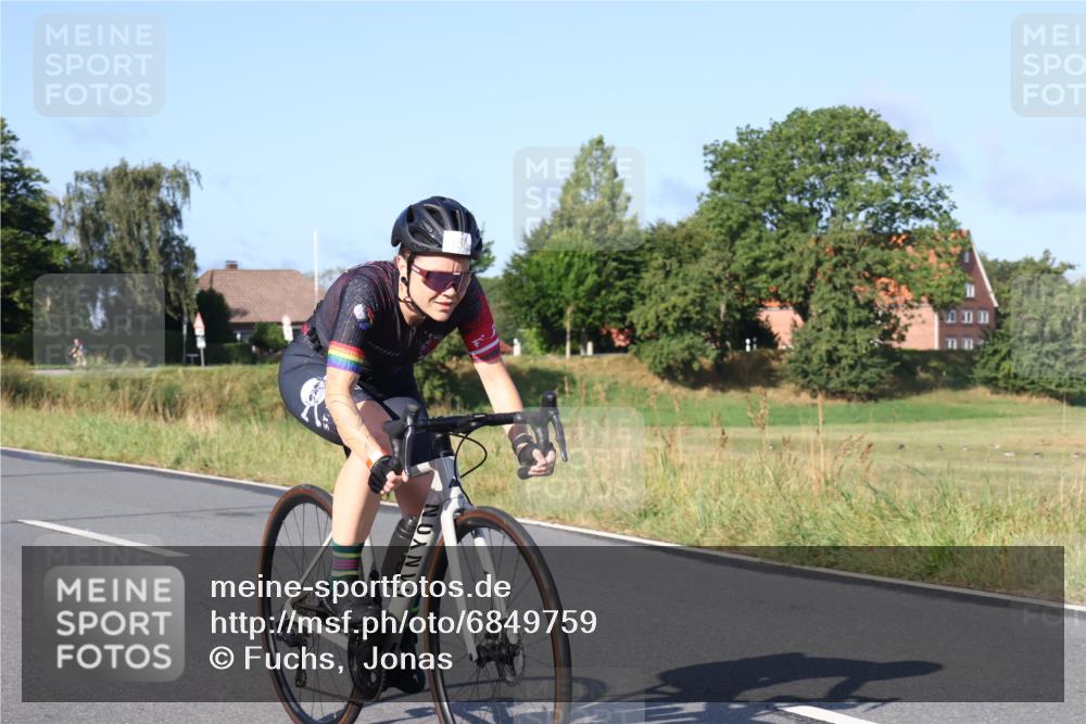 25.08.2024 - Elbe Triathlon Hamburg Fuchs,  Jonas http://msf.ph/oto/6849759 25.08.2024 09:12:29 Radfahren 152, 215, 150, 165, 233, 54 meine-sportfotos.de