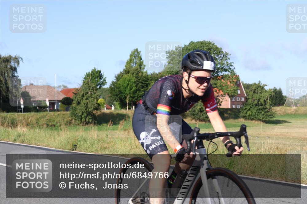 25.08.2024 - Elbe Triathlon Hamburg Fuchs,  Jonas http://msf.ph/oto/6849766 25.08.2024 09:12:29 Radfahren 152, 215, 150, 165, 233, 54 meine-sportfotos.de