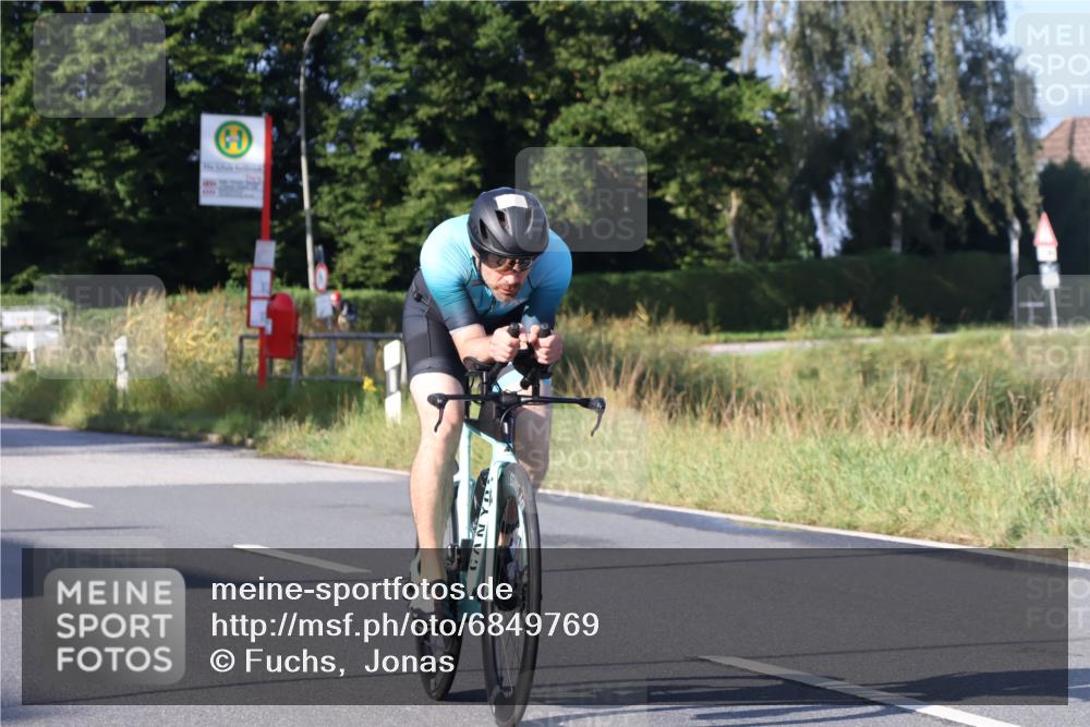 25.08.2024 - Elbe Triathlon Hamburg Fuchs,  Jonas http://msf.ph/oto/6849769 25.08.2024 09:12:31 Radfahren 150, 165, 233, 54 meine-sportfotos.de