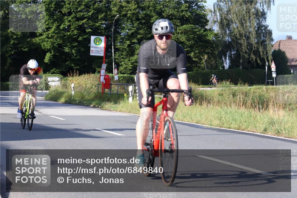 25.08.2024 - Elbe Triathlon Hamburg Fuchs,  Jonas http://msf.ph/oto/6849840 25.08.2024 09:12:35 Radfahren 165, 233, 54, 290 meine-sportfotos.de
