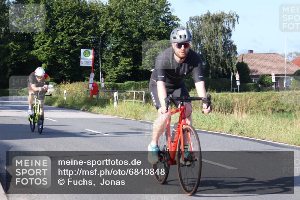 25.08.2024 - Elbe Triathlon Hamburg Fuchs,  Jonas http://msf.ph/oto/6849848 25.08.2024 09:12:35 Radfahren 165, 233, 54, 290 meine-sportfotos.de