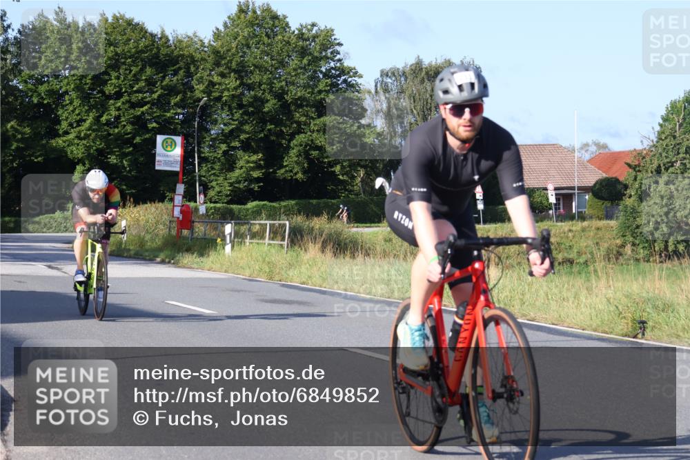 25.08.2024 - Elbe Triathlon Hamburg Fuchs,  Jonas http://msf.ph/oto/6849852 25.08.2024 09:12:35 Radfahren 165, 233, 54, 290 meine-sportfotos.de