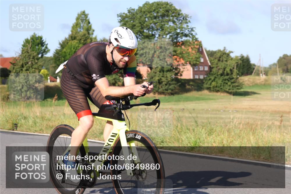 25.08.2024 - Elbe Triathlon Hamburg Fuchs,  Jonas http://msf.ph/oto/6849860 25.08.2024 09:12:36 Radfahren 165, 233, 54, 290 meine-sportfotos.de