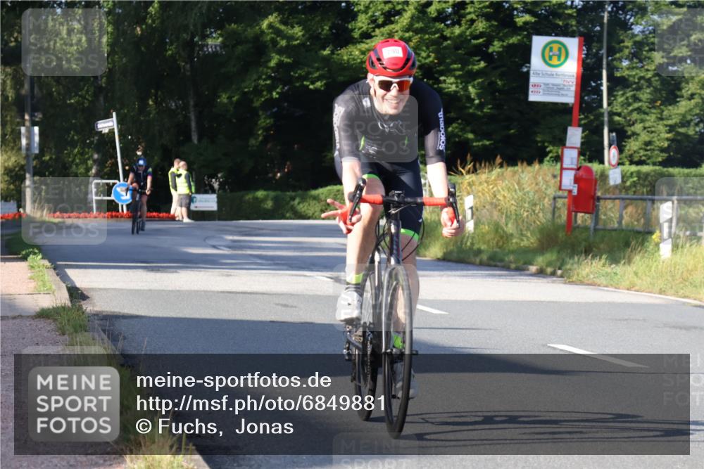 25.08.2024 - Elbe Triathlon Hamburg Fuchs,  Jonas http://msf.ph/oto/6849881 25.08.2024 09:12:40 Radfahren 233, 54, 290 meine-sportfotos.de