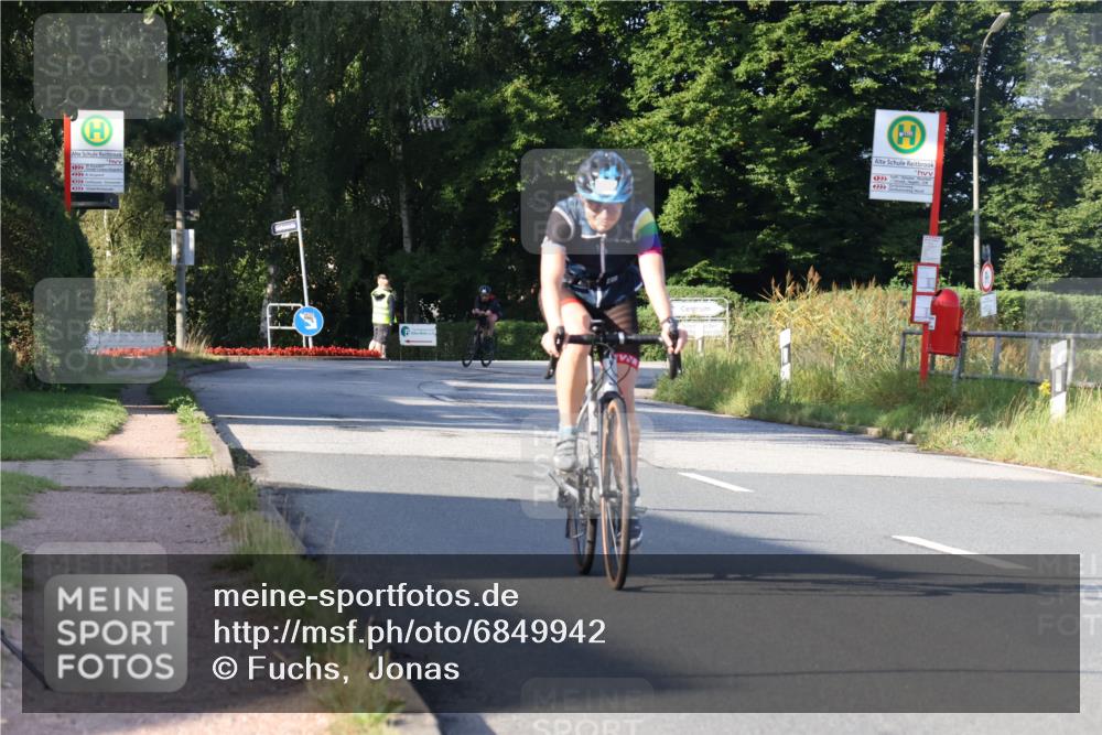 25.08.2024 - Elbe Triathlon Hamburg Fuchs,  Jonas http://msf.ph/oto/6849942 25.08.2024 09:12:46 Radfahren 290, 154 meine-sportfotos.de