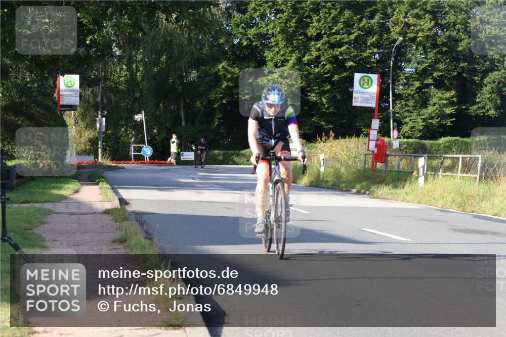 25.08.2024 - Elbe Triathlon Hamburg Fuchs,  Jonas http://msf.ph/oto/6849948 25.08.2024 09:12:46 Radfahren 290, 154 meine-sportfotos.de
