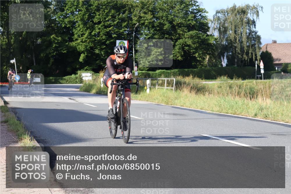 25.08.2024 - Elbe Triathlon Hamburg Fuchs,  Jonas http://msf.ph/oto/6850015 25.08.2024 09:12:54 Radfahren 131, 145 meine-sportfotos.de
