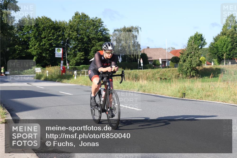 25.08.2024 - Elbe Triathlon Hamburg Fuchs,  Jonas http://msf.ph/oto/6850040 25.08.2024 09:12:55 Radfahren 131, 145, 130 meine-sportfotos.de