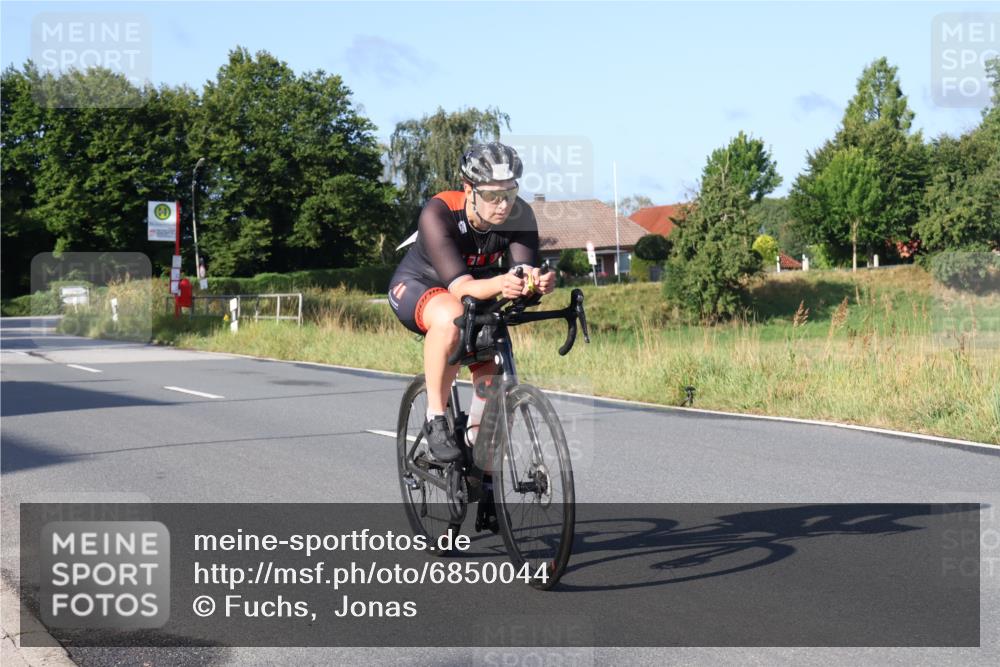 25.08.2024 - Elbe Triathlon Hamburg Fuchs,  Jonas http://msf.ph/oto/6850044 25.08.2024 09:12:55 Radfahren 131, 145, 130 meine-sportfotos.de