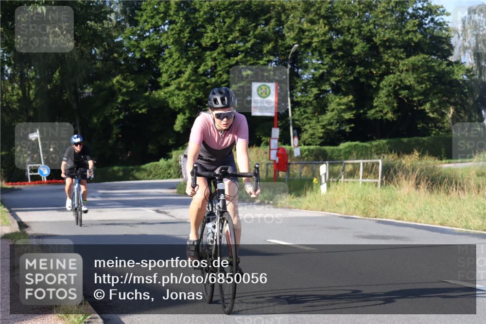 25.08.2024 - Elbe Triathlon Hamburg Fuchs,  Jonas http://msf.ph/oto/6850056 25.08.2024 09:12:59 Radfahren 131, 145, 130 meine-sportfotos.de