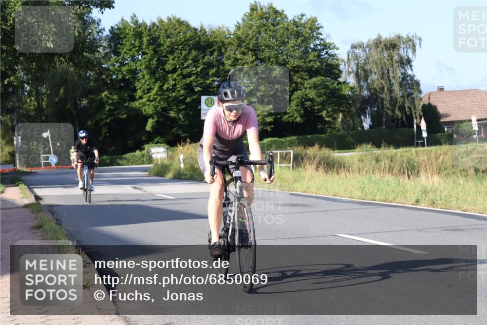 25.08.2024 - Elbe Triathlon Hamburg Fuchs,  Jonas http://msf.ph/oto/6850069 25.08.2024 09:12:59 Radfahren 131, 145, 130 meine-sportfotos.de