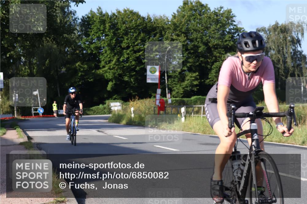 25.08.2024 - Elbe Triathlon Hamburg Fuchs,  Jonas http://msf.ph/oto/6850082 25.08.2024 09:13:00 Radfahren 131, 145, 130 meine-sportfotos.de