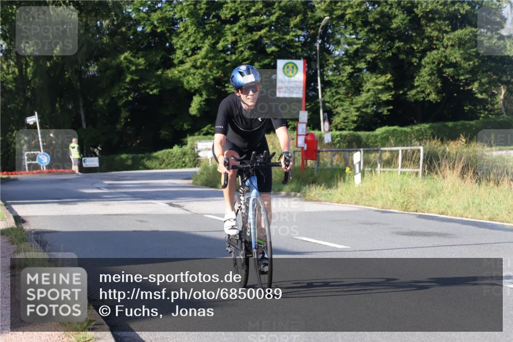 25.08.2024 - Elbe Triathlon Hamburg Fuchs,  Jonas http://msf.ph/oto/6850089 25.08.2024 09:13:01 Radfahren 145, 130 meine-sportfotos.de