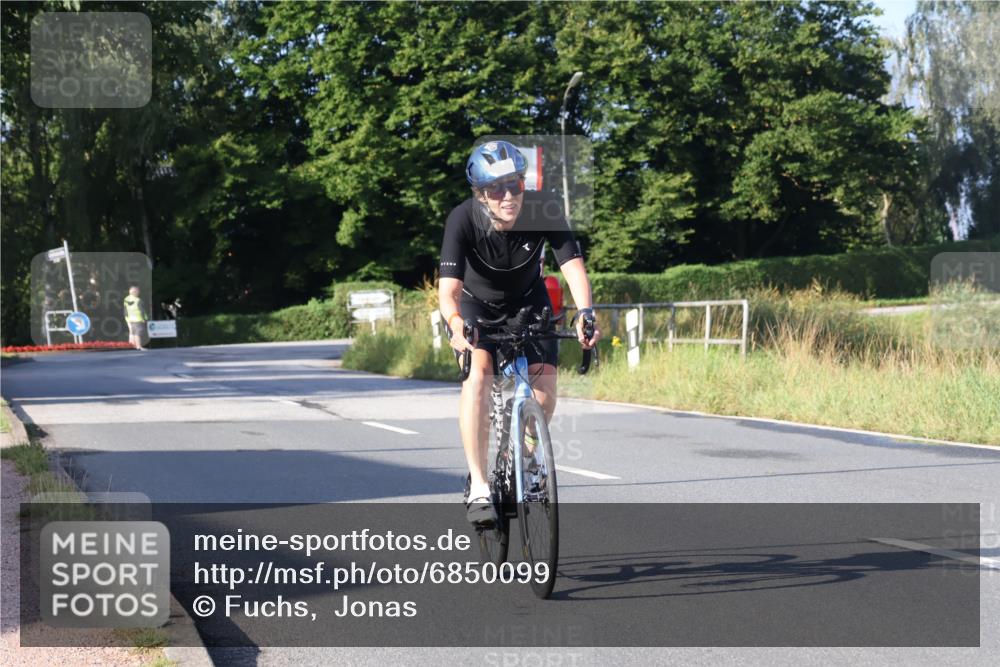 25.08.2024 - Elbe Triathlon Hamburg Fuchs,  Jonas http://msf.ph/oto/6850099 25.08.2024 09:13:01 Radfahren 145, 130 meine-sportfotos.de