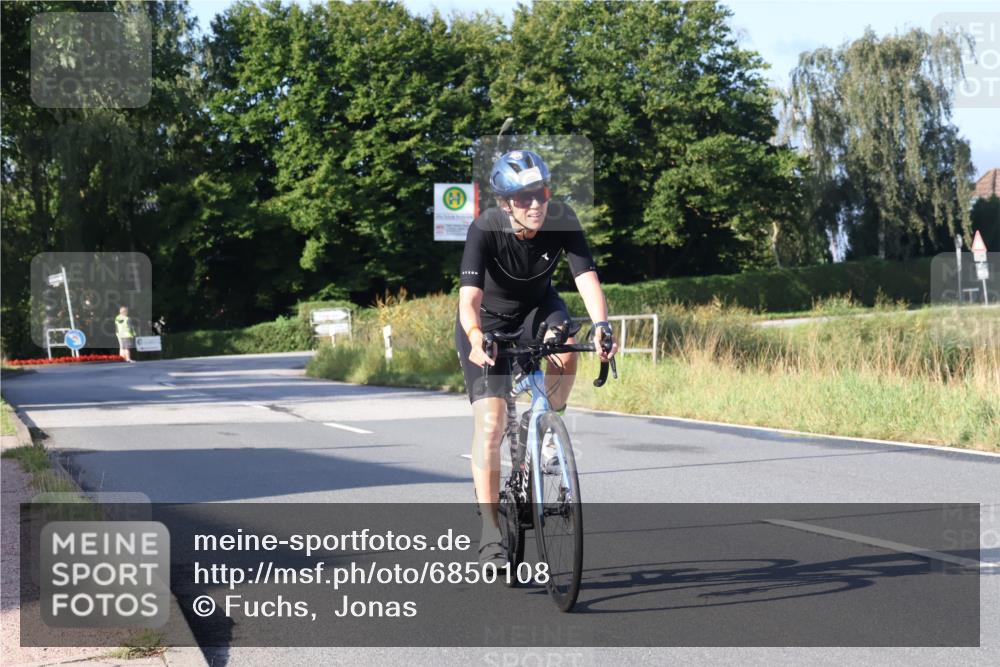 25.08.2024 - Elbe Triathlon Hamburg Fuchs,  Jonas http://msf.ph/oto/6850108 25.08.2024 09:13:01 Radfahren 145, 130 meine-sportfotos.de