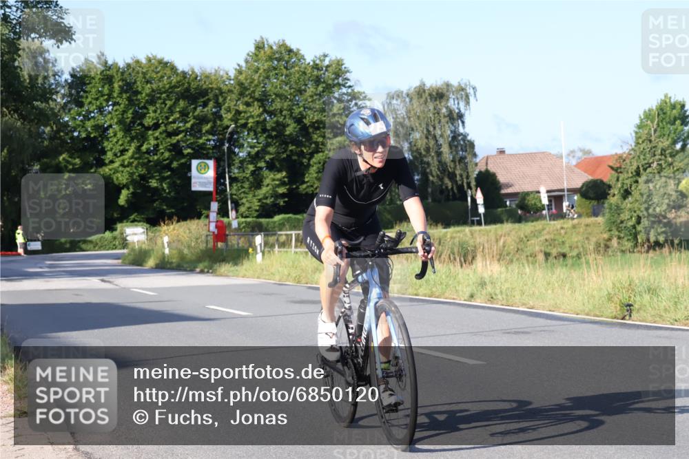 25.08.2024 - Elbe Triathlon Hamburg Fuchs,  Jonas http://msf.ph/oto/6850120 25.08.2024 09:13:01 Radfahren 145, 130 meine-sportfotos.de