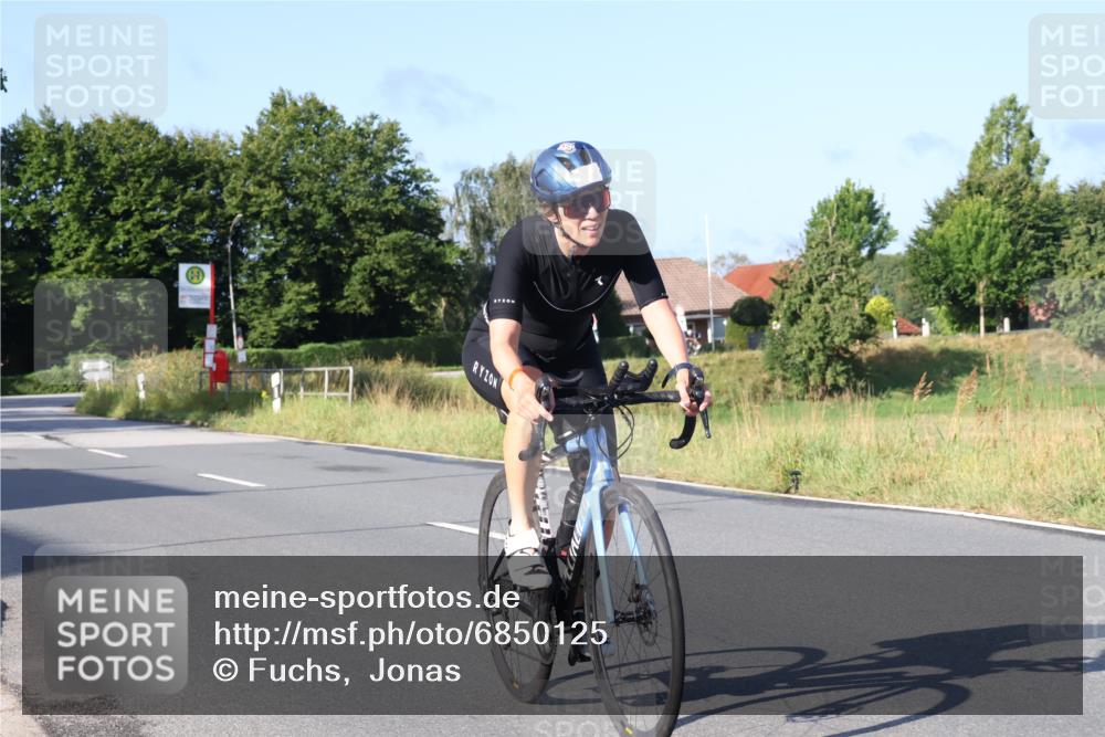 25.08.2024 - Elbe Triathlon Hamburg Fuchs,  Jonas http://msf.ph/oto/6850125 25.08.2024 09:13:02 Radfahren 145, 130 meine-sportfotos.de