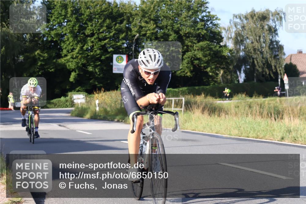 25.08.2024 - Elbe Triathlon Hamburg Fuchs,  Jonas http://msf.ph/oto/6850150 25.08.2024 09:13:14 Radfahren 41, 69 meine-sportfotos.de