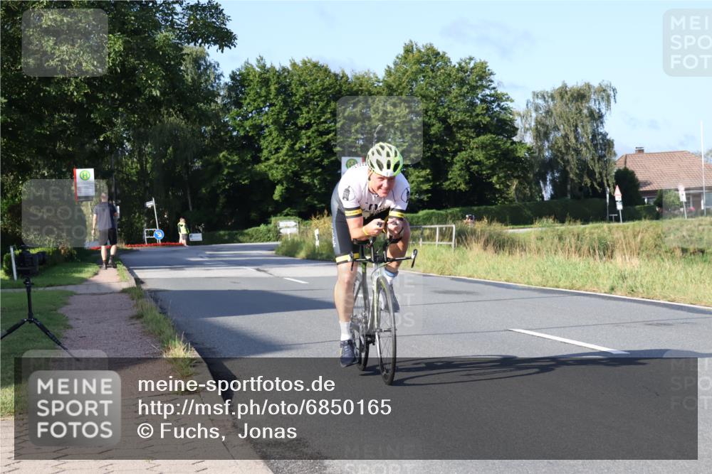 25.08.2024 - Elbe Triathlon Hamburg Fuchs,  Jonas http://msf.ph/oto/6850165 25.08.2024 09:13:15 Radfahren 41, 69 meine-sportfotos.de