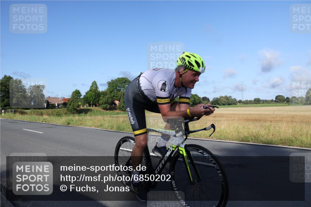 25.08.2024 - Elbe Triathlon Hamburg Fuchs,  Jonas http://msf.ph/oto/6850202 25.08.2024 09:13:16 Radfahren 41, 69 meine-sportfotos.de