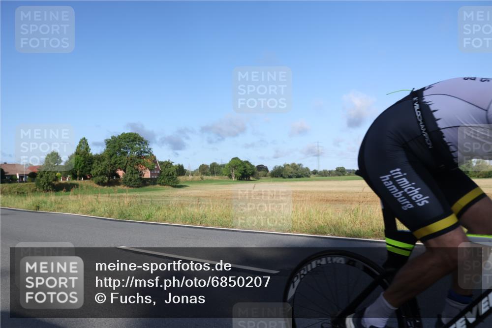 25.08.2024 - Elbe Triathlon Hamburg Fuchs,  Jonas http://msf.ph/oto/6850207 25.08.2024 09:13:16 Radfahren 41, 69 meine-sportfotos.de