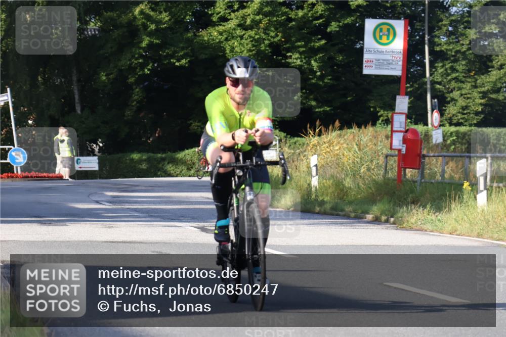 25.08.2024 - Elbe Triathlon Hamburg Fuchs,  Jonas http://msf.ph/oto/6850247 25.08.2024 09:13:24 Radfahren 65, 251 meine-sportfotos.de