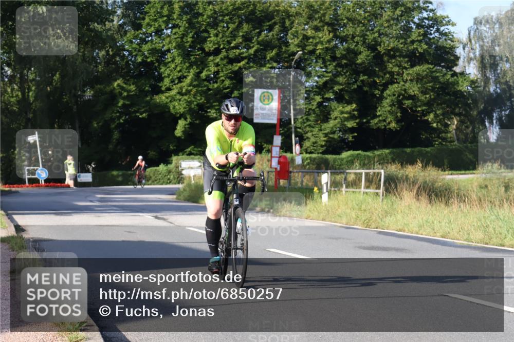 25.08.2024 - Elbe Triathlon Hamburg Fuchs,  Jonas http://msf.ph/oto/6850257 25.08.2024 09:13:24 Radfahren 65, 251 meine-sportfotos.de