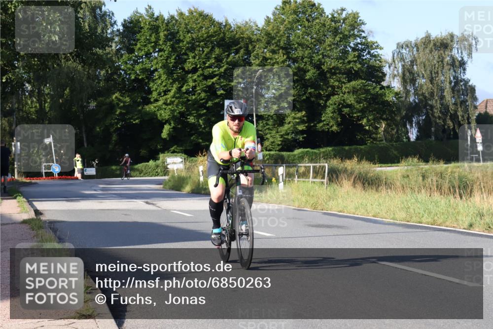 25.08.2024 - Elbe Triathlon Hamburg Fuchs,  Jonas http://msf.ph/oto/6850263 25.08.2024 09:13:24 Radfahren 65, 251 meine-sportfotos.de
