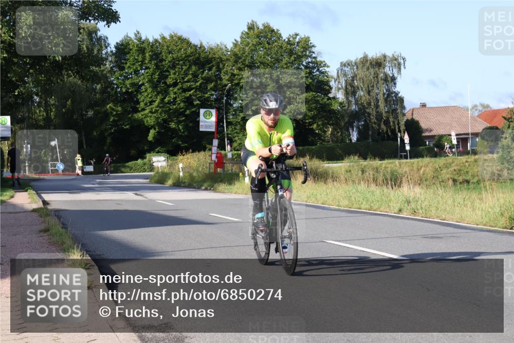 25.08.2024 - Elbe Triathlon Hamburg Fuchs,  Jonas http://msf.ph/oto/6850274 25.08.2024 09:13:25 Radfahren 65, 251 meine-sportfotos.de