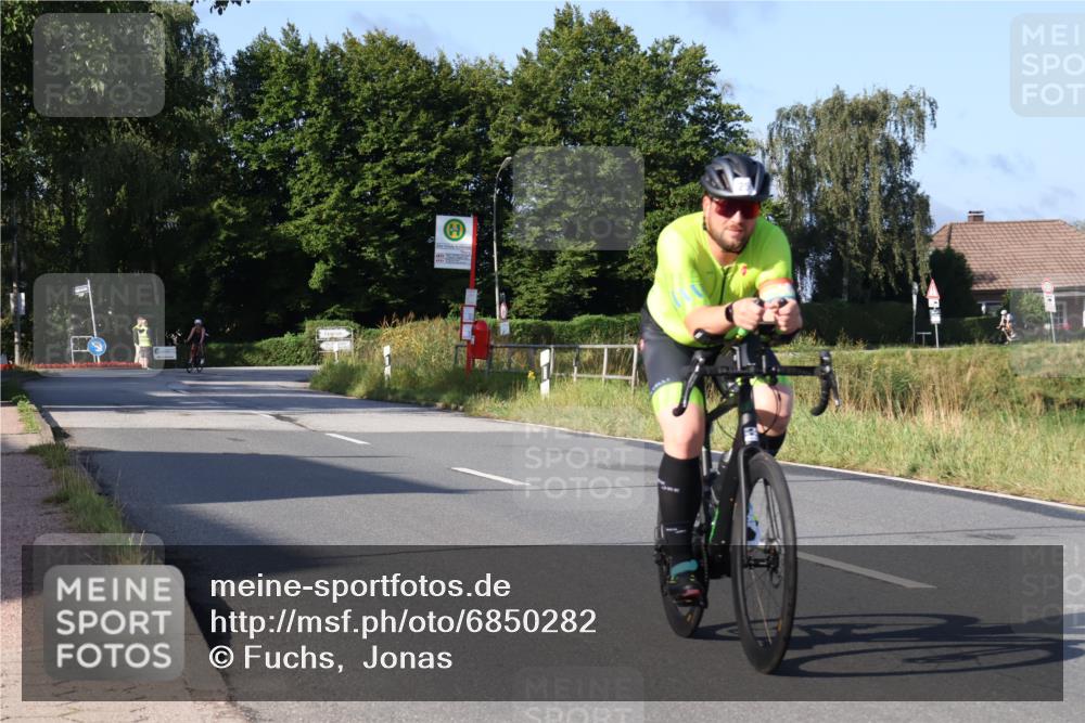 25.08.2024 - Elbe Triathlon Hamburg Fuchs,  Jonas http://msf.ph/oto/6850282 25.08.2024 09:13:25 Radfahren 65, 251 meine-sportfotos.de