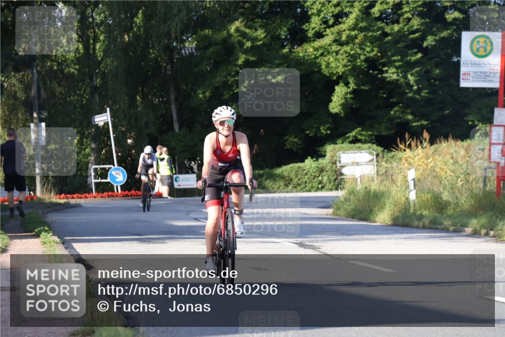 25.08.2024 - Elbe Triathlon Hamburg Fuchs,  Jonas http://msf.ph/oto/6850296 25.08.2024 09:13:32 Radfahren 124, 138 meine-sportfotos.de