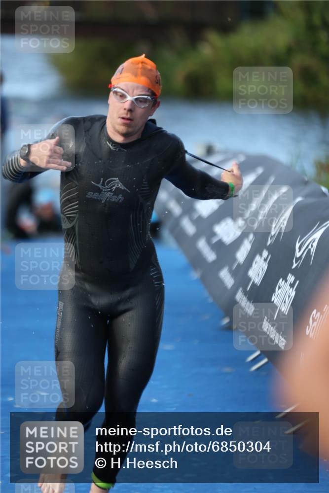 25.08.2024 - Elbe Triathlon Hamburg H.Heesch http://msf.ph/oto/6850304 25.08.2024 08:58:31 Schwimmen 208, 236, 241, 243, 266, 303, 308, 313 meine-sportfotos.de