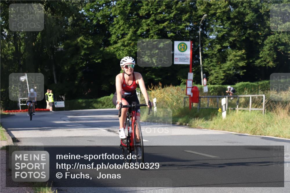 25.08.2024 - Elbe Triathlon Hamburg Fuchs,  Jonas http://msf.ph/oto/6850329 25.08.2024 09:13:33 Radfahren 124, 138 meine-sportfotos.de