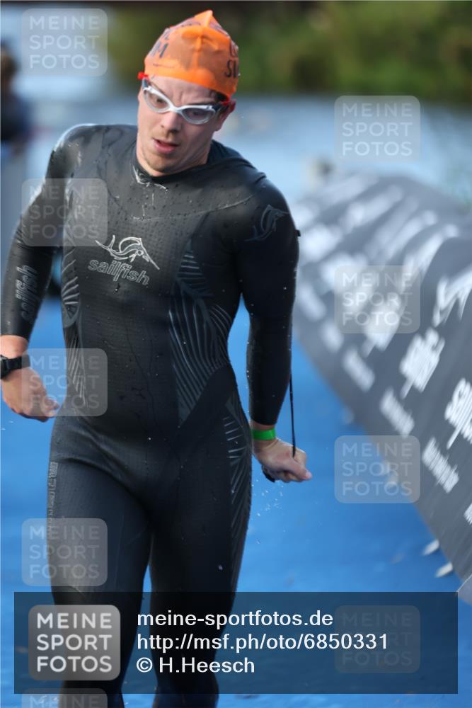 25.08.2024 - Elbe Triathlon Hamburg H.Heesch http://msf.ph/oto/6850331 25.08.2024 08:58:32 Schwimmen 208, 236, 241, 243, 266, 294, 303, 308, 313 meine-sportfotos.de