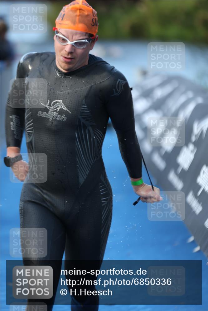 25.08.2024 - Elbe Triathlon Hamburg H.Heesch http://msf.ph/oto/6850336 25.08.2024 08:58:32 Schwimmen 208, 236, 241, 243, 266, 294, 303, 308, 313 meine-sportfotos.de