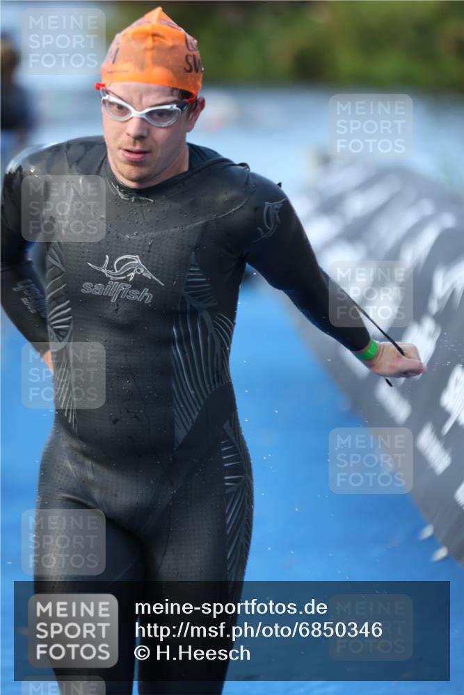 25.08.2024 - Elbe Triathlon Hamburg H.Heesch http://msf.ph/oto/6850346 25.08.2024 08:58:32 Schwimmen 208, 236, 241, 243, 266, 294, 303, 308, 313 meine-sportfotos.de