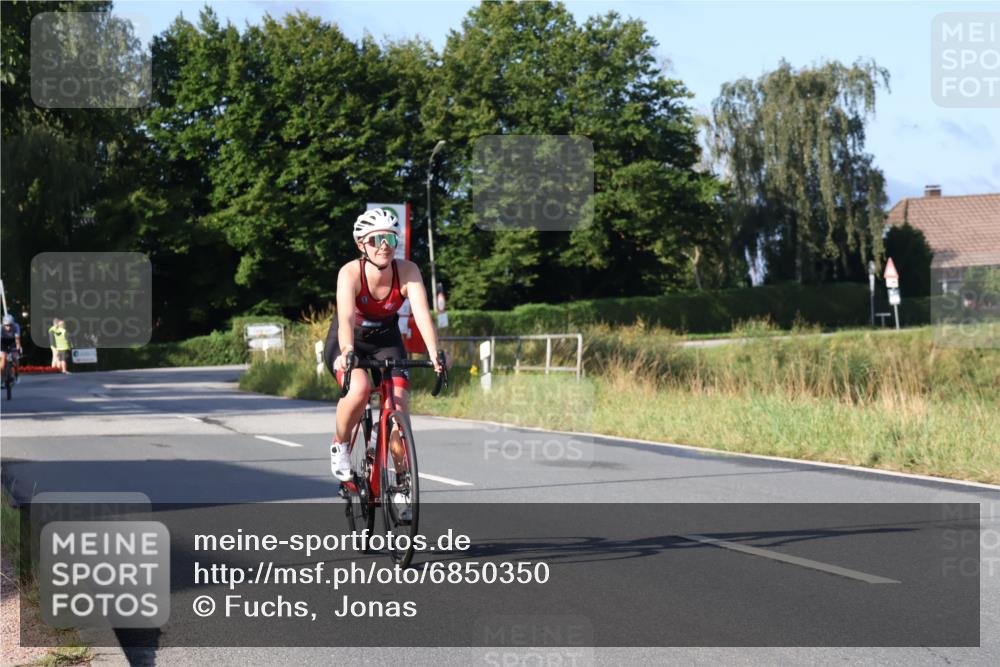 25.08.2024 - Elbe Triathlon Hamburg Fuchs,  Jonas http://msf.ph/oto/6850350 25.08.2024 09:13:33 Radfahren 124, 138 meine-sportfotos.de