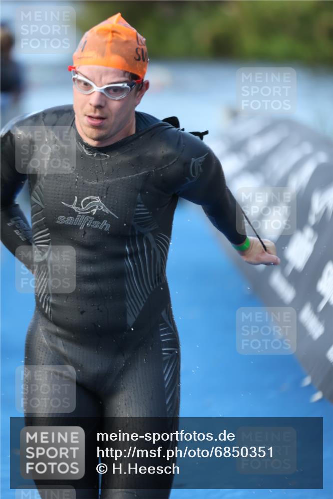 25.08.2024 - Elbe Triathlon Hamburg H.Heesch http://msf.ph/oto/6850351 25.08.2024 08:58:32 Schwimmen 208, 236, 241, 243, 266, 294, 303, 308, 313 meine-sportfotos.de