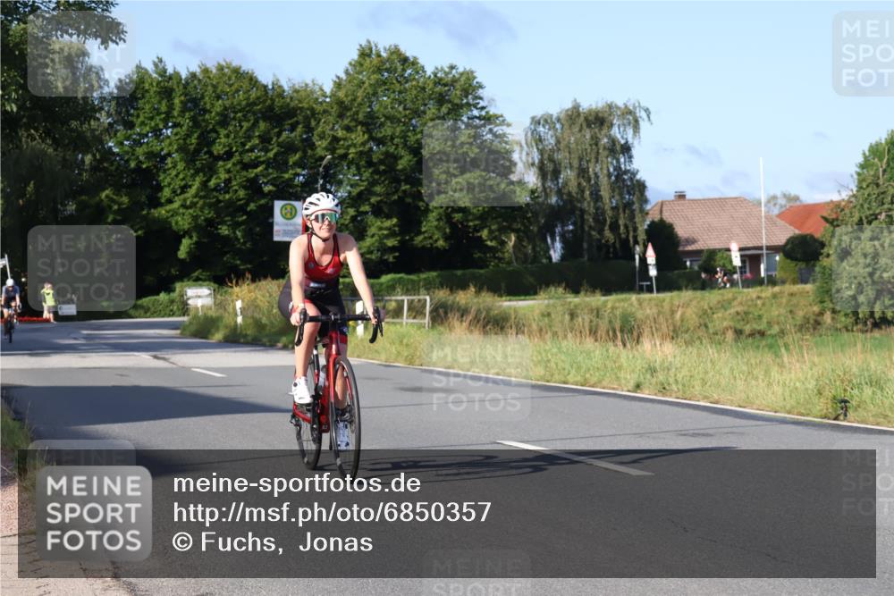 25.08.2024 - Elbe Triathlon Hamburg Fuchs,  Jonas http://msf.ph/oto/6850357 25.08.2024 09:13:33 Radfahren 124, 138 meine-sportfotos.de