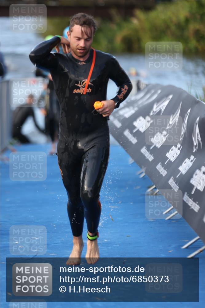 25.08.2024 - Elbe Triathlon Hamburg H.Heesch http://msf.ph/oto/6850373 25.08.2024 08:58:39 Schwimmen 208, 211, 236, 241, 243, 266, 283, 294, 308, 313 meine-sportfotos.de