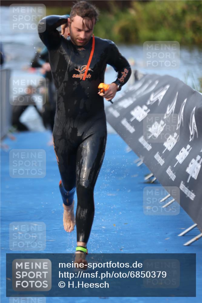 25.08.2024 - Elbe Triathlon Hamburg H.Heesch http://msf.ph/oto/6850379 25.08.2024 08:58:39 Schwimmen 208, 211, 236, 241, 243, 266, 283, 294, 308, 313 meine-sportfotos.de