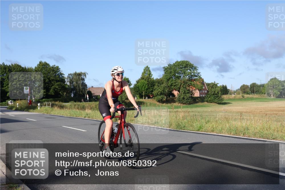 25.08.2024 - Elbe Triathlon Hamburg Fuchs,  Jonas http://msf.ph/oto/6850392 25.08.2024 09:13:34 Radfahren 124, 138 meine-sportfotos.de