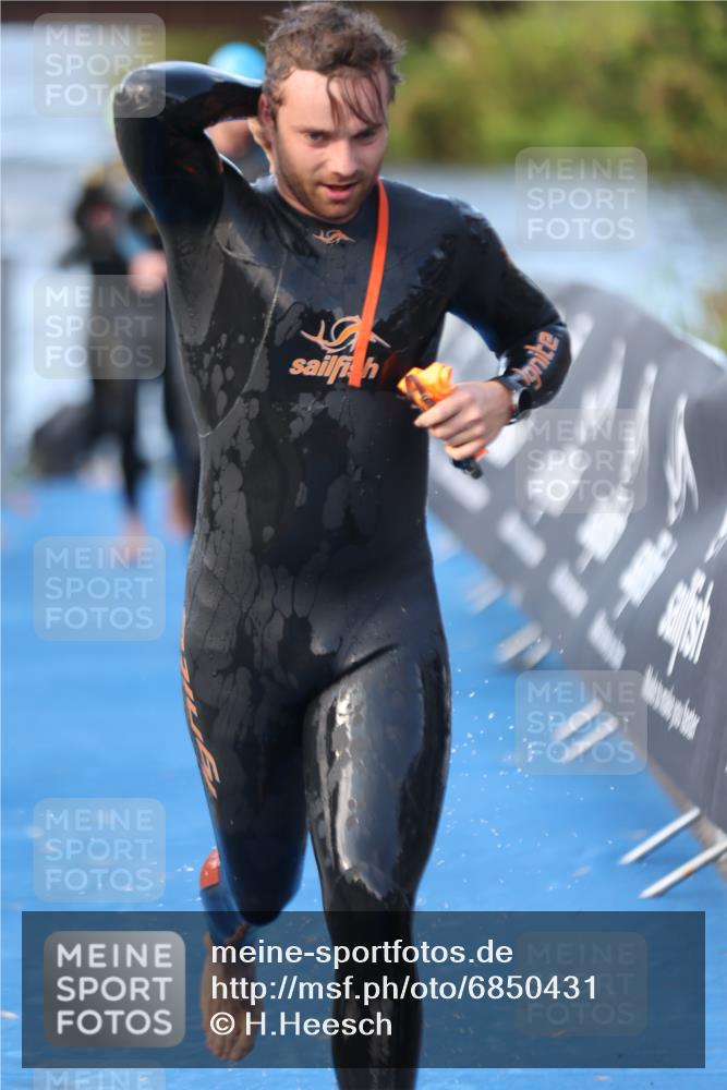 25.08.2024 - Elbe Triathlon Hamburg H.Heesch http://msf.ph/oto/6850431 25.08.2024 08:58:39 Schwimmen 208, 211, 236, 241, 243, 266, 283, 294, 308, 313 meine-sportfotos.de