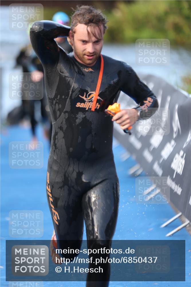 25.08.2024 - Elbe Triathlon Hamburg H.Heesch http://msf.ph/oto/6850437 25.08.2024 08:58:39 Schwimmen 208, 211, 236, 241, 243, 266, 283, 294, 308, 313 meine-sportfotos.de