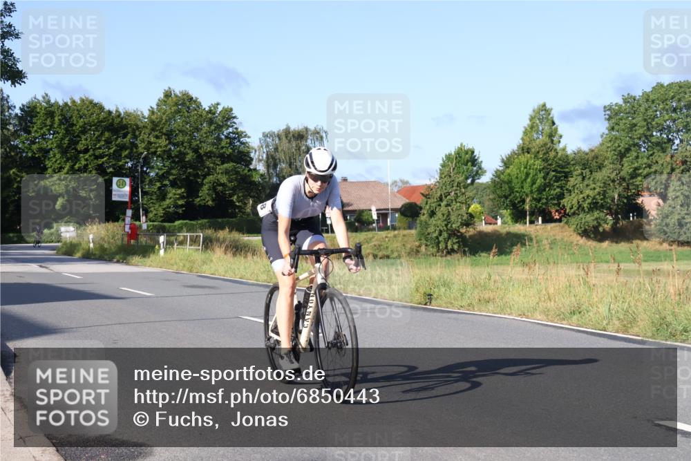 25.08.2024 - Elbe Triathlon Hamburg Fuchs,  Jonas http://msf.ph/oto/6850443 25.08.2024 09:13:38 Radfahren 124, 138, 55 meine-sportfotos.de