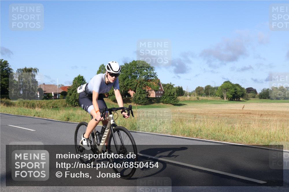 25.08.2024 - Elbe Triathlon Hamburg Fuchs,  Jonas http://msf.ph/oto/6850454 25.08.2024 09:13:39 Radfahren 124, 138, 55, 143 meine-sportfotos.de