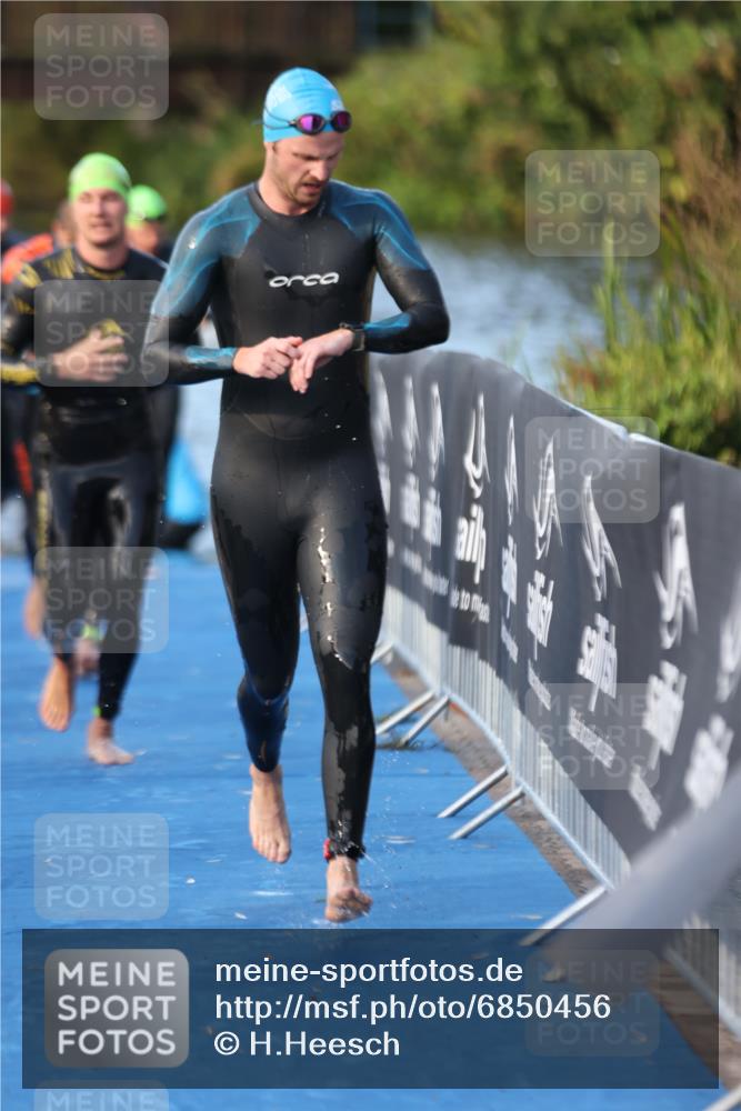 25.08.2024 - Elbe Triathlon Hamburg H.Heesch http://msf.ph/oto/6850456 25.08.2024 08:58:41 Schwimmen 208, 211, 236, 241, 243, 266, 283, 294, 308, 313 meine-sportfotos.de